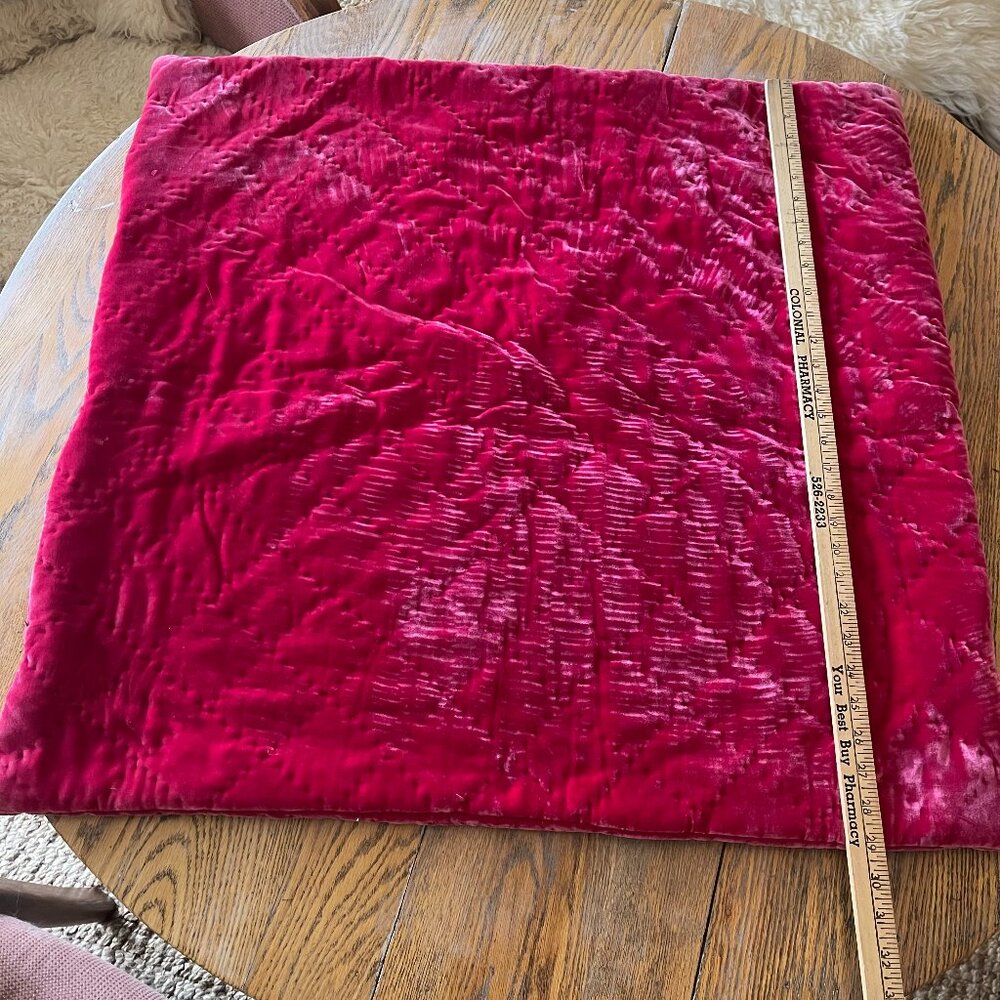 ANICHINI velvet deep pink quilted zip close pillow case